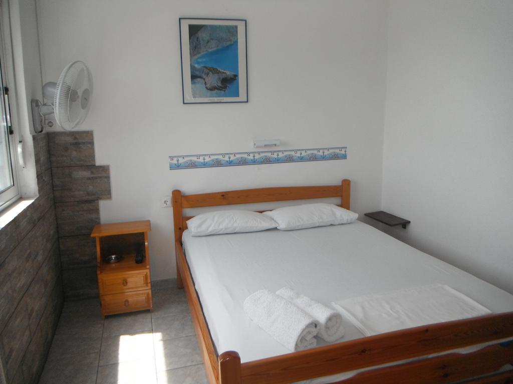 Orfeas Rooms Vasiliki  Ruang foto